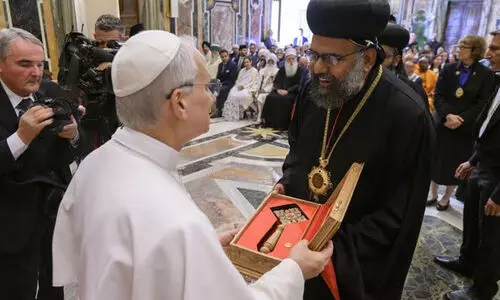 ഉ‍ഡുപ്പി കൃഷ്ണമഠത്തിലെ കരകൗശലവിദഗ്​ധർ തീർത്ത ചന്ദനപരിമളം ഇനി മാർപാപ്പയുടെ കരങ്ങളിൽ