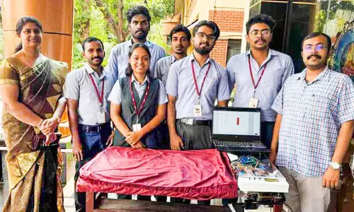 കി​ട​പ്പു​രോ​ഗി​ക​ളി​ലെ വ്ര​ണ​വും അ​ണു​ബാ​ധ​ക​ളും ത​ട​യാം;  അഡാപ്​ടിവ് ന്യൂമാറ്റിക് ബെഡുമായി കോളജ് വിദ്യാർഥികൾ