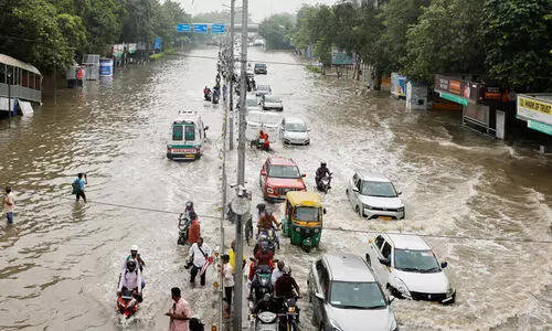 മഴയും കൊടുങ്കാറ്റും: ഡൽഹിയിലും ഉത്തർപ്രദേശിലും 32 മണിക്കൂറിനുള്ളിൽ മരിച്ചവരുടെ എണ്ണം 50 ആയി