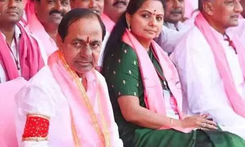 അച്ഛാ നിങ്ങൾ ബി.ജെ.പിയെ കൂടുതലായി ലക്ഷ്യം വെക്കണമായിരുന്നു​; കെ.സി.ആറിനെ വിമർശിച്ച് കവിതയുടെ കത്ത്