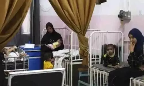 പുറത്തേക്കുന്തിയ വാരിയെല്ലുകൾ, വീർത്ത വയറ്; പോഷകക്കുറവനുഭവിക്കുന്ന കുഞ്ഞുങ്ങളാൽ വീർപ്പുമുട്ടി ഗസ്സയിലെ ആശുപത്രി