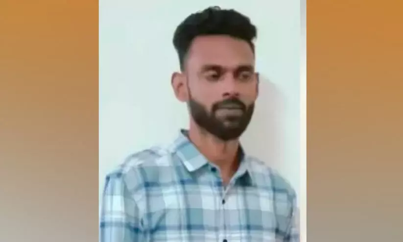 യുവാവ് 50കാരനെ കൊലപ്പെടുത്തി; മക്കൾക്ക് ഗുരുതര പരിക്ക് യുവാവ് 50കാരനെ കൊലപ്പെടുത്തി; മക്കൾക്ക് ഗുരുതര പരിക്ക്