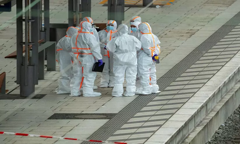 ജർമ്മൻ റെയിൽവേ സ്റ്റേഷനിൽ യുവതിയുടെ ആക്രമണം: 18 പേർക്ക് പരിക്കേറ്റു ജർമ്മൻ റെയിൽവേ സ്റ്റേഷനിൽ യുവതിയുടെ ആക്രമണം: 18 പേർക്ക് പരിക്കേറ്റു