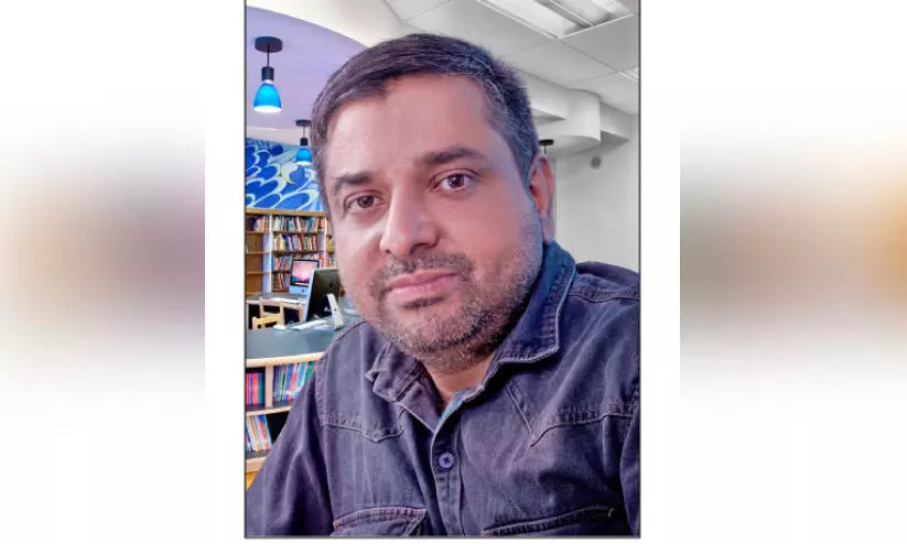 നാ​ലു മി​നി​ക്ക​ഥ​ക​ൾ