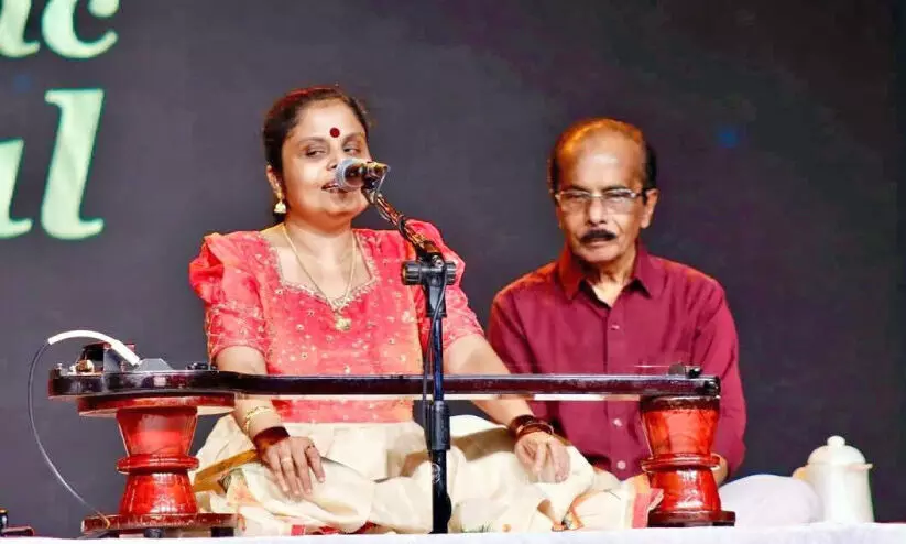 ജൈ​വോ​ന്മാ​ദ​മു​ണ​ർ​ത്തി​യ സ​ർ​ഗ​സം​ഗീ​തം