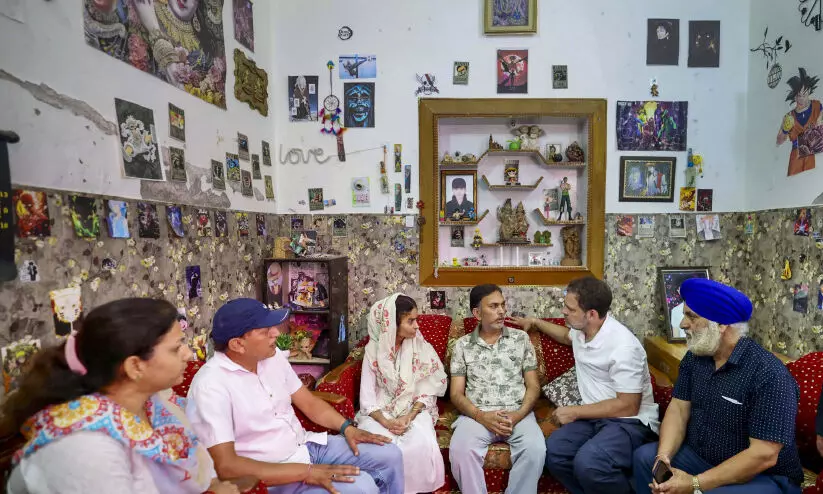 രാഹുൽ ഗാന്ധി പൂഞ്ചിൽ രാഹുൽ ഗാന്ധി പൂഞ്ചിൽ