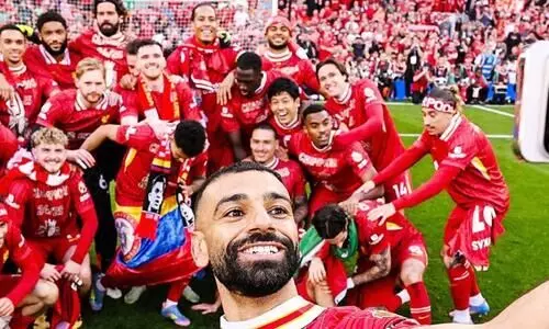 പ്രീ​മി​യ​ർ ലീ​ഗി​ൽ ചാ​മ്പ്യ​ൻ​സ് ലീ​ഗ് യോ​ഗ്യ​ത   ഉ​റ​പ്പി​ക്കാ​ൻ വീ​റു​റ്റ അ​ങ്ക​ങ്ങ​ൾ; ഓരോ ഗോളും നിർണായകം