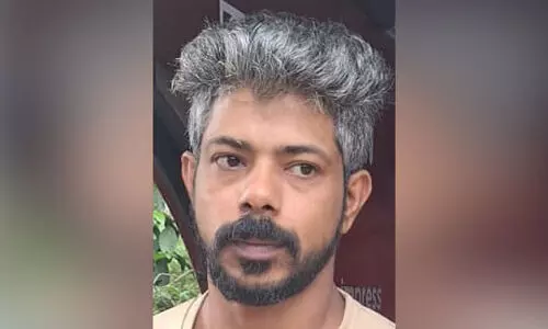 മു​ത്ത​ങ്ങ എ​ക്സൈ​സ് ചെ​ക്ക്പോ​സ്റ്റി​ൽ മൂ​ന്ന​ര ട​ൺ നി​രോ​ധി​ത പു​ക​യി​ല ഉ​ൽ​പ​ന്ന​ങ്ങ​ൾ പി​ടി​കൂ​ടി