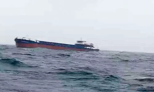 പരിധി ലംഘിച്ച് കപ്പലുകളുടെ അപകടയാത്ര; മത്സ്യത്തൊഴിലാളികൾക്ക് ഭീഷണി പരിധി ലംഘിച്ച് കപ്പലുകളുടെ അപകടയാത്ര; മത്സ്യത്തൊഴിലാളികൾക്ക് ഭീഷണി