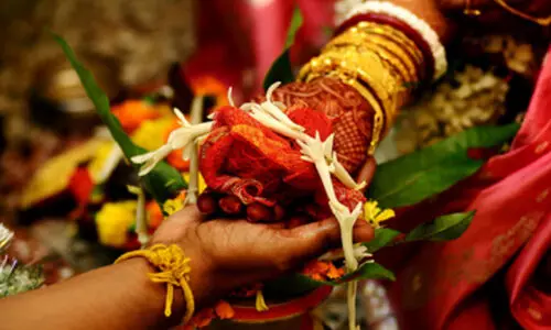 മുഹൂർത്തത്തിന് തൊട്ടുമുമ്പ് കാമുകന്‍റെ ഫോൺ കോൾ, ഇതോടെ വിവാഹം വേണ്ടെന്ന് യുവതി; പിന്നെ നടന്നത് കൂട്ടത്തല്ല്