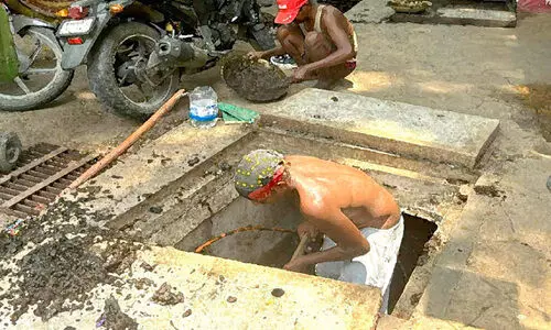 മഴക്കാലമെത്തിയിട്ടും കാന ശുചീകരണം പാതിവഴിയിൽ; കോർപറേഷനെ കുടഞ്ഞ്​ ഹൈകോടതി