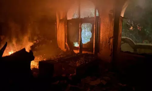 അ​ലി സ​ബ അ​ൽ സാ​ലി​മി​ൽ വീ​ടി​ന് തീ​പി​ടി​ച്ചു