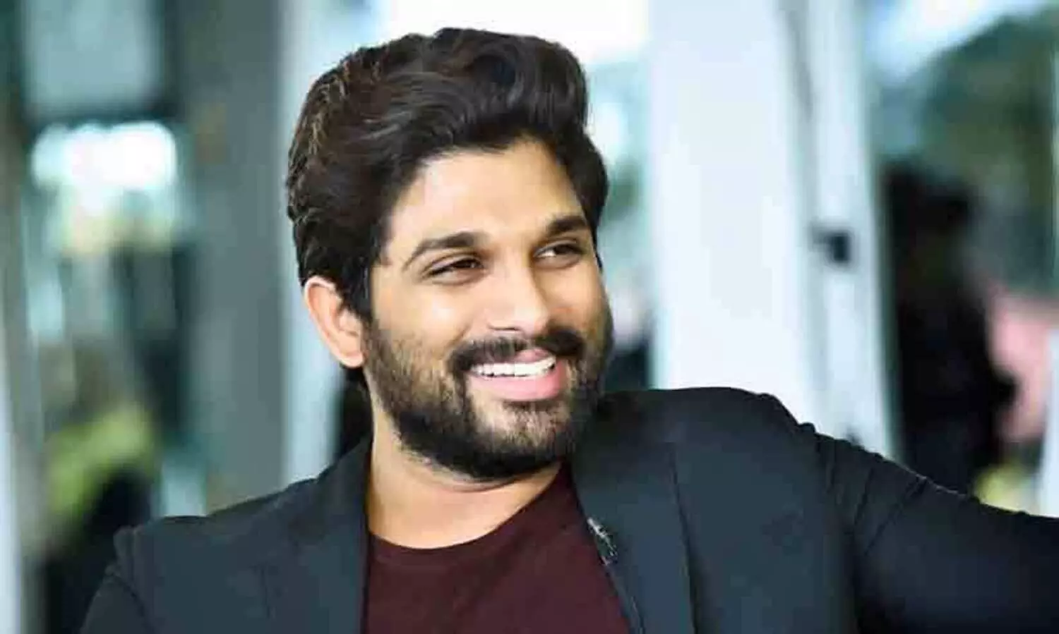 യുവനടൻമാരിൽ അവരോടൊപ്പം സ്ക്രീൻ ഷെയർ ചെയ്യാൻ താത്പര്യമുണ്ട്; മലയാളത്തിൽ അഭിനയിക്കുന്നതിനെ കുറിച്ച് അല്ലു അർജുൻ