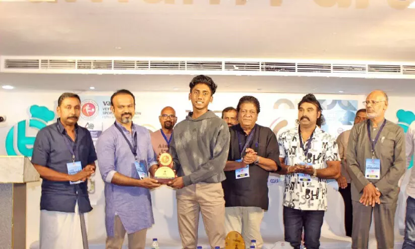 ഉ​ന്ന​ത​വി​ജ​യം നേ​ടി​യ വി​ദ്യാ​ർ​ഥി​ക​ളെ അ​നു​മോ​ദി​ച്ചു