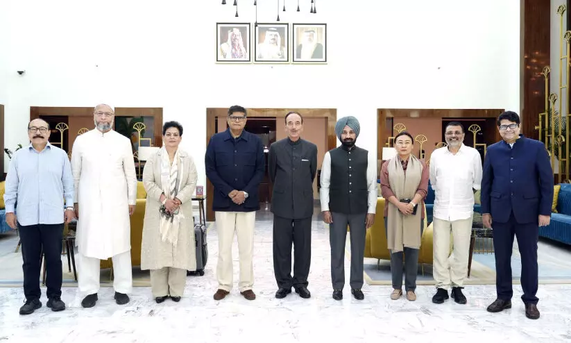 ഓ​പ​റേ​ഷ​ൻ സി​ന്ദൂ​ർ; ഇ​ന്ത്യ​ൻ പ്ര​തി​നി​ധി സം​ഘം എ​ത്തി