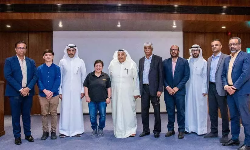 മൻഗഫ് അഗ്നിബാധ: എൻ.ബി.ടി.സി ഇൻഷുറൻസ് തുക കൈമാറി മൻഗഫ് അഗ്നിബാധ: എൻ.ബി.ടി.സി ഇൻഷുറൻസ് തുക കൈമാറി