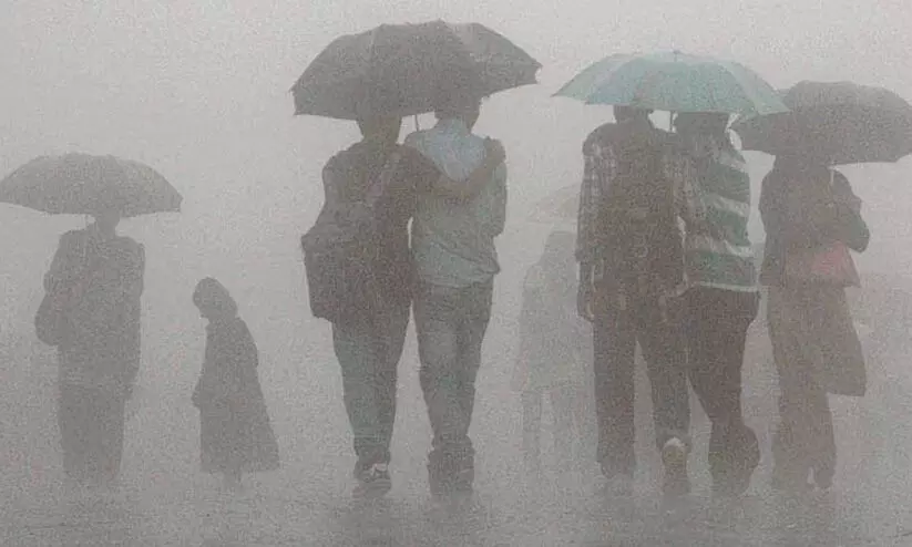 കനത്ത മഴ: വിവിധ ജില്ലകളിലെ വിദ്യാഭ്യാസ സ്ഥാപനങ്ങൾക്ക് നാളെ അവധി കനത്ത മഴ: വിവിധ ജില്ലകളിലെ വിദ്യാഭ്യാസ സ്ഥാപനങ്ങൾക്ക് നാളെ അവധി