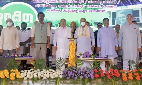 സം​സ്ഥാ​ന​ത്ത് കോ​വി​ഡ് പൊ​സി​റ്റി​വ് കേ​സു​ക​ളി​ൽ നേ​രി​യ വ​ർ​ധ​ന; രോ​ഗ​ല​ക്ഷ​ണ​ങ്ങ​ളു​ള്ള​വ​ർ കോ​വി​ഡ് ടെ​സ്റ്റി​ന് വി​ധേ​യ​രാ​ക​ണമെന്ന് ആ​രോ​ഗ്യ മ​ന്ത്രി