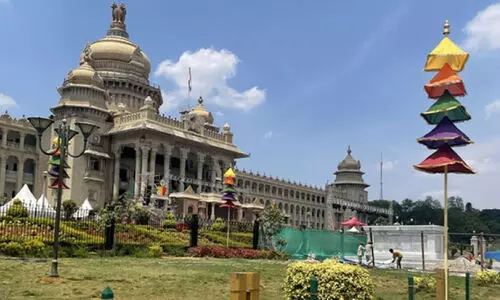 വി​ധാ​ന സൗ​ധ ഗൈ​ഡ​ഡ് ടൂ​ർ ജൂ​ൺ ഒ​ന്നു മു​ത​ൽ; രാ​വി​ലെ എ​ട്ടു മു​ത​ൽ വൈ​കീ​ട്ട് അ​ഞ്ചുവ​രെ​യാ​ണ് സ​ന്ദ​ർ​ശ​ക സ​മ​യം