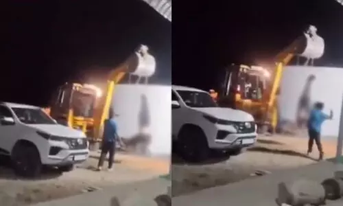 ജെ.സി.ബിയിൽ തലകീഴായി കെട്ടിത്തൂക്കി മർദ്ദിച്ചു; വിഡിയോ വൈറലായതിനെ പിന്നാലെ പ്രതി അറസ്റ്റിൽ