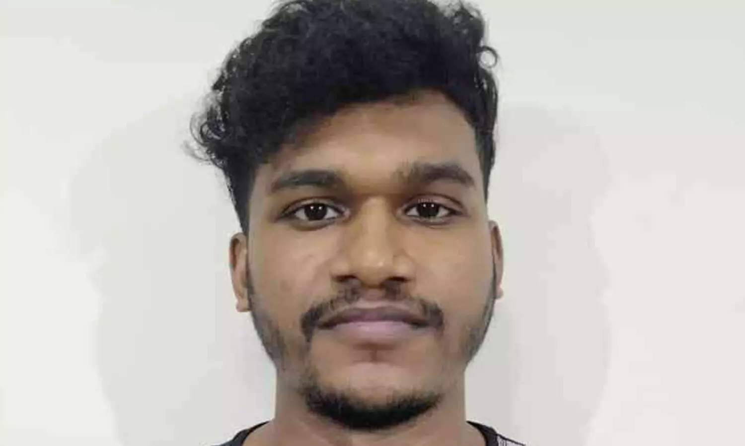 പതിവില്ലാത്ത വിധം അകത്ത് ലൈറ്റുണ്ടായിരുന്നു,  വാതിൽ പുറത്ത് നിന്ന് പൂട്ടിയിരുന്നു, മറ്റൊരു താക്കോലെടുത്ത് വീട് തുറന്നപ്പോൾ കണ്ടത് തല പൊട്ടി രക്തം വാർന്നൊഴുകിയ സഹോദരിയെ;  ബന്ധുവിന്റെ സുഹൃത്ത് പിടിയിൽ