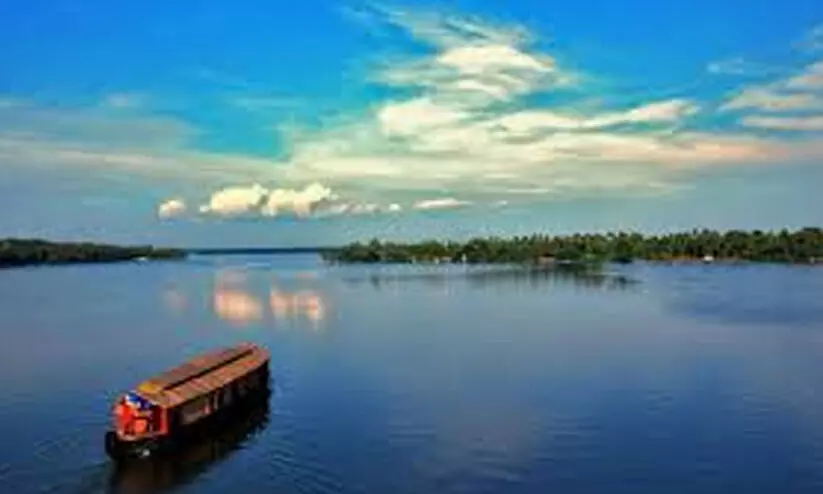 അഷ്ടമുടിക്കായൽ സംരക്ഷണം; ശക്തമായ നടപടികൾക്ക്​ സർക്കാർ