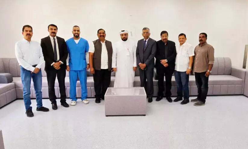 എ​സ്‌.​എം.​സി മോ​ർ​ച്ച​റി ഡി​പ്പാ​ർ​ട്മെ​ന്റി​ന് സോ​ഫ കൈ​മാ​റി ഐ.​സി.​ആ​ർ.​എ​ഫ്