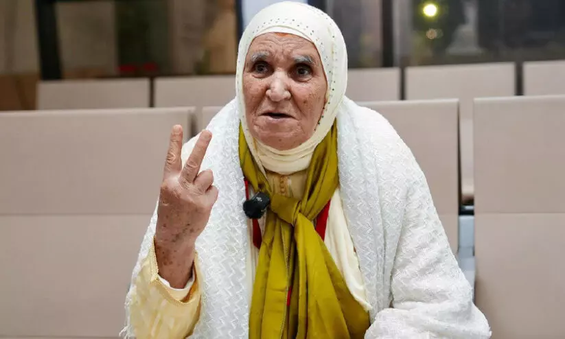 വല്യുപ്പ കാൽനടയായി ഹജ്ജിനെത്തിയ ഓർമകളിൽ മുഴുകി മുനീറ വല്യുപ്പ കാൽനടയായി ഹജ്ജിനെത്തിയ ഓർമകളിൽ മുഴുകി മുനീറ