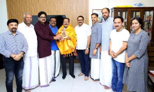 ഡോ. ​ജോ​ർ​ജ് ഓ​ണ​ക്കൂ​റി​നെ അ​ക്കാ​ഫ് ആ​ദ​രി​ച്ചു