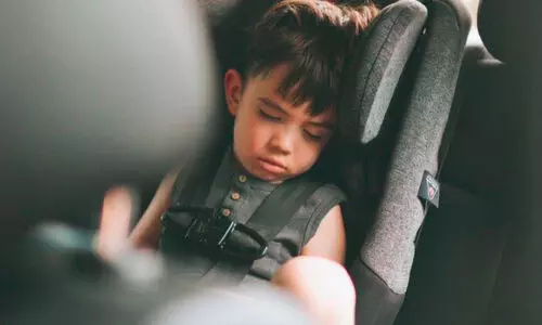 കൊ​ടും​ചൂ​ട്; കു​ട്ടി​ക​ളെ വാ​ഹ​ന​ത്തി​ൽ ത​നി​ച്ചാ​ക്ക​രു​ത്