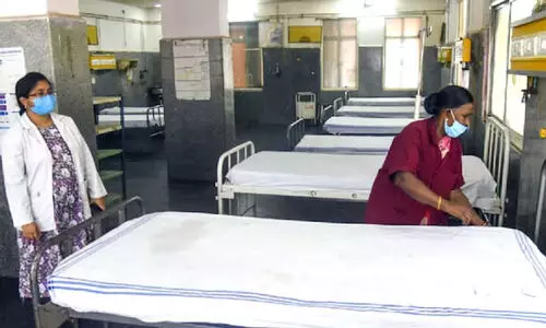 ബം​ഗ​ളൂ​രു​വി​ൽ കോ​വി​ഡ് മ​ര​ണം; സ​ർ​ക്കാ​ർ എ​ല്ലാ മു​ൻ​ക​രു​ത​ൽ ന​ട​പ​ടി​ക​ളും സ്വീ​ക​രി​ക്കു​ന്നു​ണ്ടെ​ന്ന് ആ​രോ​ഗ്യ മ​ന്ത്രി