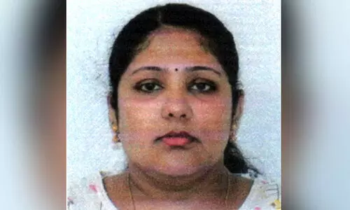 മാ​ൻ​ഹോ​ളി​ൽ വീ​ണ് ചി​കി​ത്സ​യി​ലി​രു​ന്ന മ​ല​യാ​ളി ന​ഴ്സ് സ​ലാ​ല​യി​ൽ മ​രി​ച്ചു