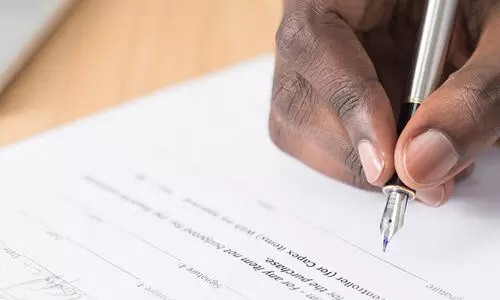 വ്യാജ ഒപ്പിട്ട് യുവതിയുടെ 21 ലക്ഷം തട്ടി; ഭർത്താവിനും ബാങ്ക് ജീവനക്കാർക്കുമെതിരെ കേസ്