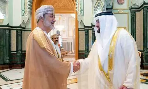 Dubai Crown Prince receives warm welcome in Oman