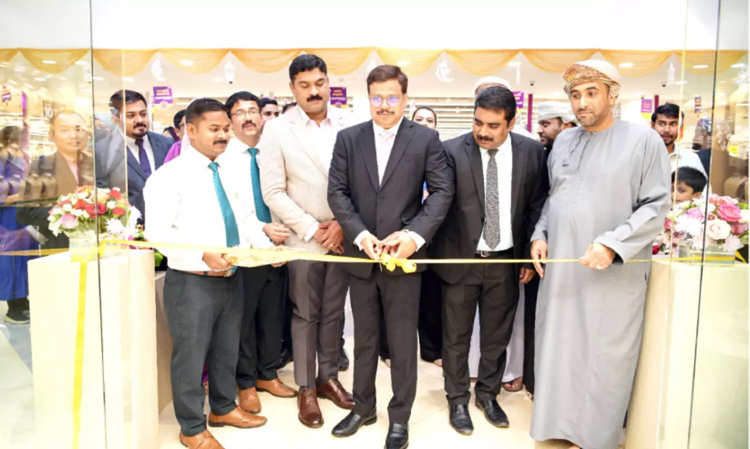 ലു​ലു ജ​അ​ലാ​ൻ ബാ​നി ബു​ആ​ലി​യി​ൽ സീ​പേ​ൾ​സ് ജ്വ​ല്ല​റി പ്ര​വ​ർ​ത്ത​നം തു​ട​ങ്ങി