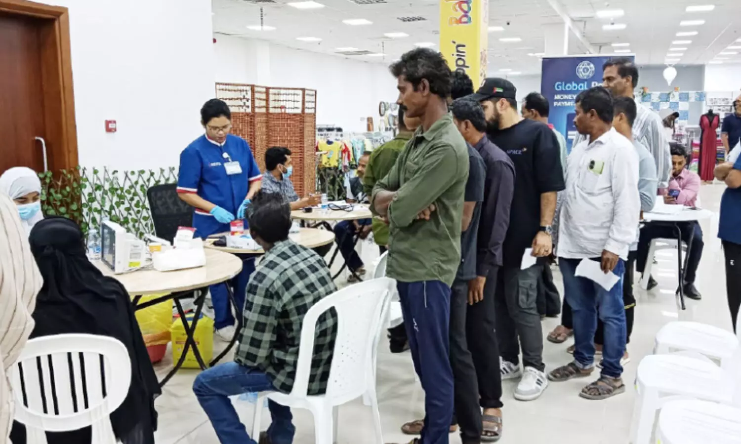 ഷി​നാ​സ് സാം​സ്‌​കാ​രി​ക വേ​ദി സൗ​ജ​ന്യ മെ​ഡി​ക്ക​ൽ ക്യാ​മ്പ് ന​ട​ത്തി