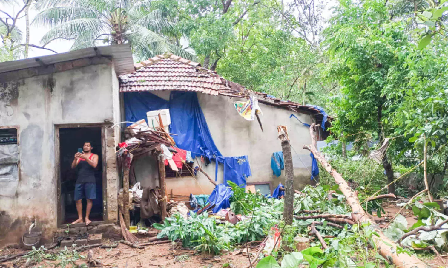 മഴയെടുത്തു...; മ​ല​യോ​ര മേ​ഖ​ല​യി​ൽ വ്യാ​പ​കമായ​ നാ​ശം