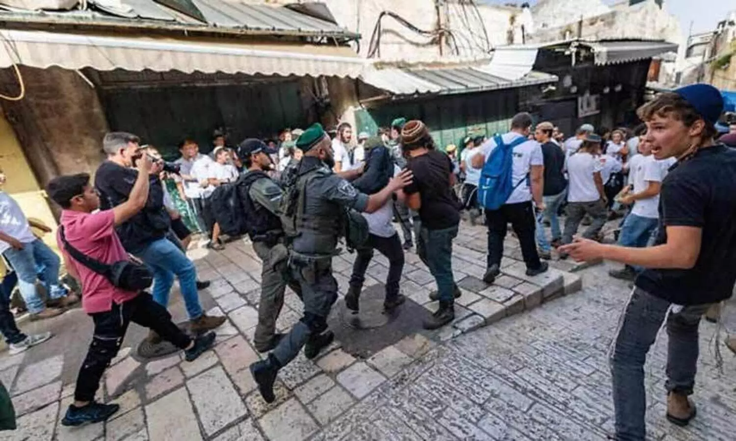 മുസ്‍ലിം സ്ത്രീക്ക് നേരെ തുപ്പി, വീട്ടിലേക്ക് അതിക്രമിച്ച് കയറി; ജറുസലേമിൽ ജൂതർ നടത്തിയ മാർച്ചിൽ സംഘർഷം