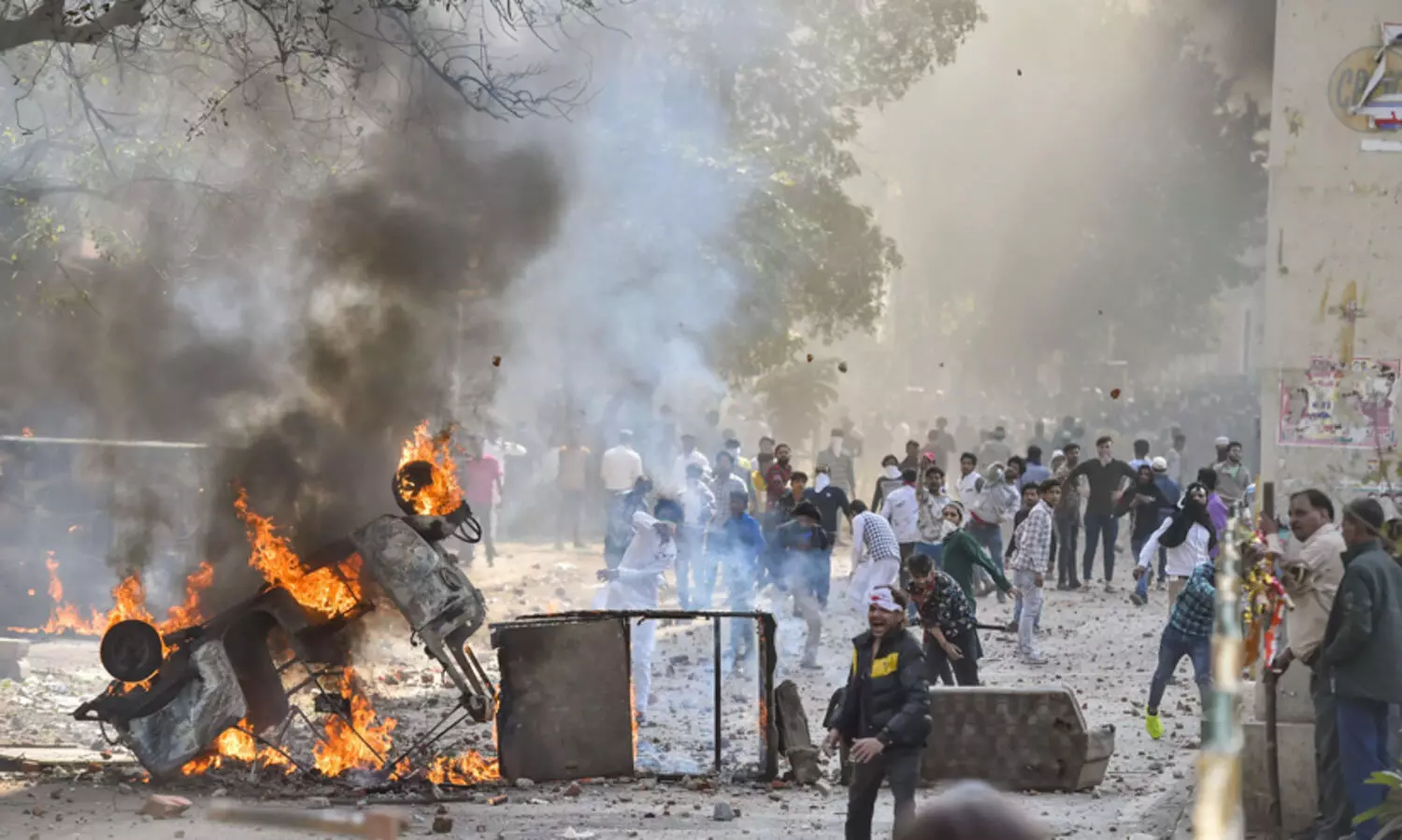ഡൽഹി കലാപം: വാട്സ്ആപ് ചാറ്റുകൾ തെളിവല്ലെന്ന്; കൊലക്കേസ് പ്രതികളെ വെറു​തെവിട്ട് കോടതി