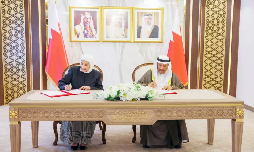 വ​നി​ത ശാ​ക്തീ​ക​ര​ണം ല​ക്ഷ്യം; ശൂ​റ കൗ​ൺ​സി​ലും സു​പ്രീം കൗ​ൺ​സി​ൽ ഫോ​ർ വുമണും സ​ഹ​ക​ര​ണ ക​രാ​റി​ൽ ഒ​പ്പി​ട്ടു