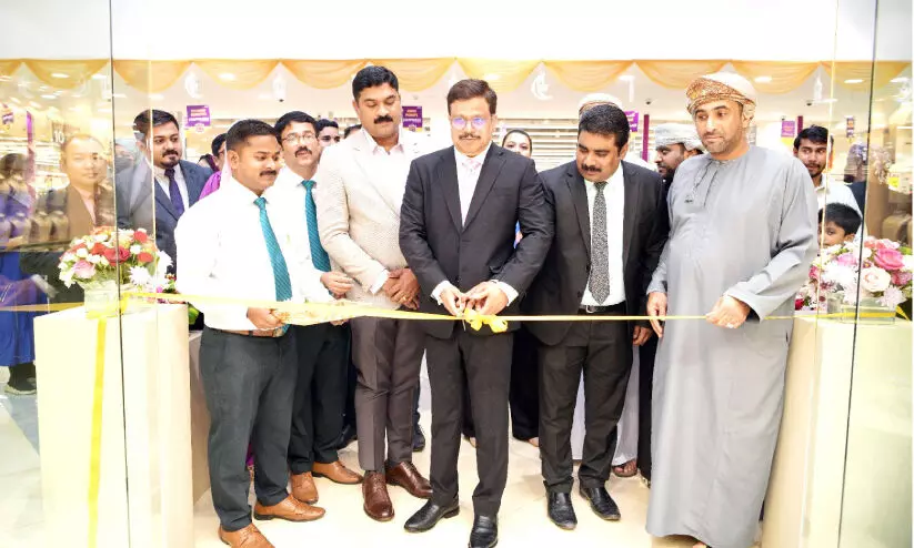 ലു​ലു ജ​അ​ലാ​ൻ ബാ​നി ബു​ആ​ലി​യി​ൽ സീ​പേ​ൾ​സ് ജ്വ​ല്ല​റി പ്ര​വ​ർ​ത്ത​നം തു​ട​ങ്ങി