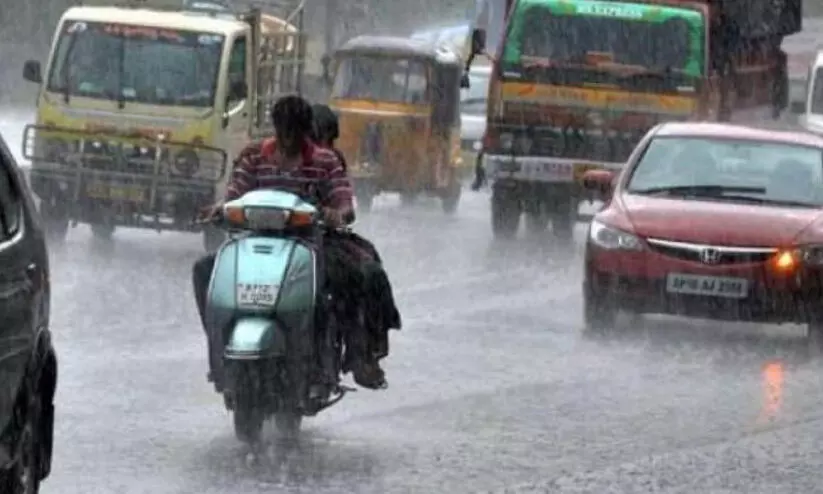 കുടകിൽ കനത്ത മഴയിൽ നാശം; വാഹനങ്ങൾക്ക് നിയന്ത്രണം കുടകിൽ കനത്ത മഴയിൽ നാശം; വാഹനങ്ങൾക്ക് നിയന്ത്രണം