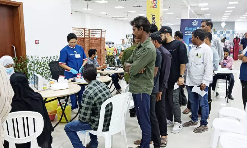 ഷി​നാ​സ് സാം​സ്‌​കാ​രി​ക വേ​ദി സൗ​ജ​ന്യ മെ​ഡി​ക്ക​ൽ ക്യാ​മ്പ് ന​ട​ത്തി