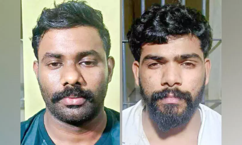 യുവാക്കളെ തട്ടിക്കൊണ്ടുപോയി കാറും ഫോണും കവർന്ന രണ്ടുപേർ അറസ്റ്റിൽ യുവാക്കളെ തട്ടിക്കൊണ്ടുപോയി കാറും ഫോണും കവർന്ന രണ്ടുപേർ അറസ്റ്റിൽ