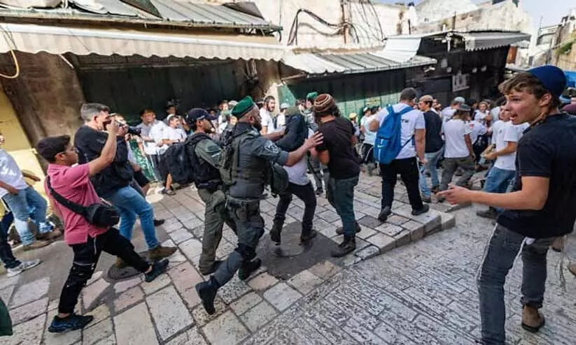 മുസ്‍ലിം സ്ത്രീക്ക് നേരെ തുപ്പി, വീട്ടിലേക്ക് അതിക്രമിച്ച് കയറി; ജറുസലേമിൽ ജൂതർ നടത്തിയ മാർച്ചിൽ സംഘർഷം