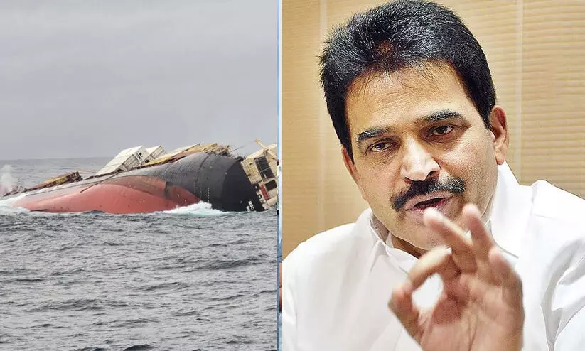 കപ്പല്‍ മുങ്ങിയ സംഭവം: മത്സ്യം ഭക്ഷ്യയോഗ്യമാണോയെന്ന ആശങ്ക പരിഹരിക്കണമെന്ന് കെ.സി.വേണുഗോപാല്‍ എം.പി, കേന്ദ്ര മന്ത്രിക്ക് കത്ത് നൽകി