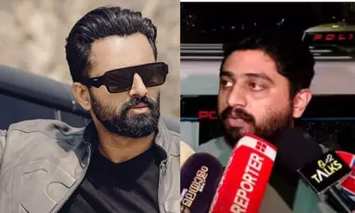 മാനേജറെ മർദിച്ചതിന് നടൻ ഉണ്ണി മുകുന്ദനെതിരെ കേസ്;  മർദനം ടൊവിനോയുടെ ‘നരിവേട്ട’യെ പ്രശംസിച്ചതിന്