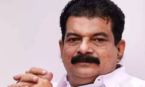 സമ്മർദങ്ങൾക്ക്​ വഴങ്ങാ​തെ കോൺഗ്രസ്; അ​ൻ​വ​ർ യു.​ഡി.​എ​ഫി​ന്‍റെ വ​ഴി​ക്ക് വ​രു​മെ​ന്ന് നേ​തൃ​യോ​ഗ​ത്തി​ൽ വി​ല​യി​രു​ത്ത​ൽ