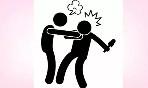 നിർമാണ പ്രവർത്തനങ്ങളിലെ അഴിമതി റിപ്പോർട്ട് ചെയ്യുന്നതിനിടെ മാധ്യമ പ്രവർത്തകന് മർദനം