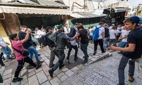 മുസ്‍ലിം സ്ത്രീക്ക് നേരെ തുപ്പി, വീട്ടിലേക്ക് അതിക്രമിച്ച് കയറി; ജറുസലേമിൽ ജൂതർ നടത്തിയ മാർച്ചിൽ സംഘർഷം